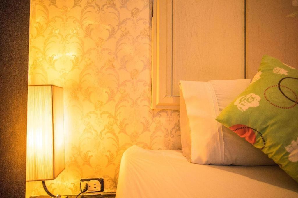 Long Beach Hotel Patong Экстерьер фото